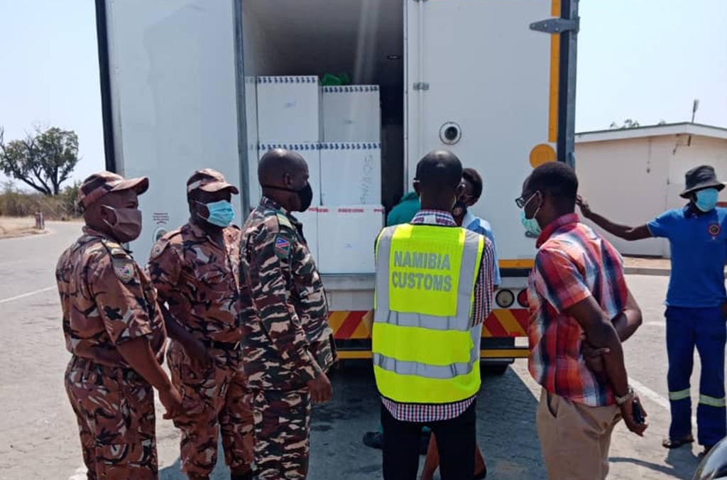 Grâce aux opérations telles que Thunder 2020, la police peut s’appuyer sur la coopération avec les douanes et d’autres administrations. Avec l'aimable autorisation des douanes namibiennes